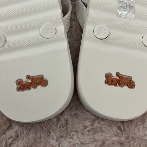 Coach Flip Flop In Rainbow Signature - Picture 6 of 9